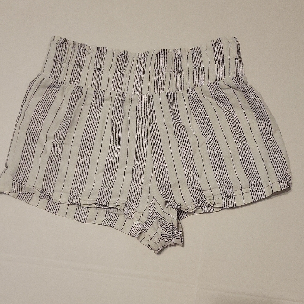 Forever 21 Striped Women's Shorts